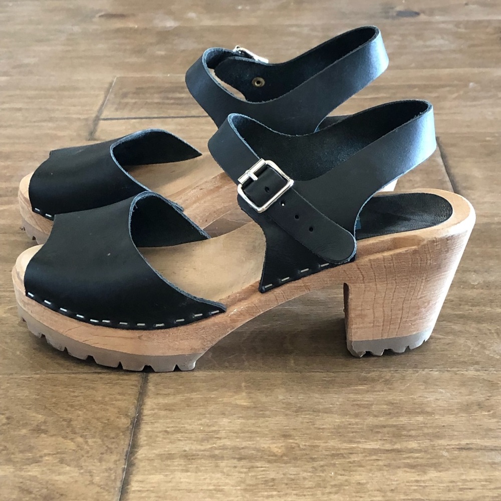 MIA Greta Peep-Toe Clogs in Black Size 39